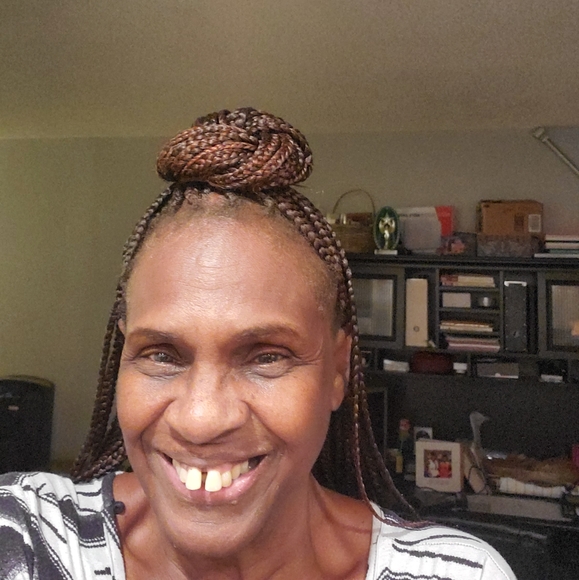 Meet your Posher, Priscilla - Picture 2 of 2